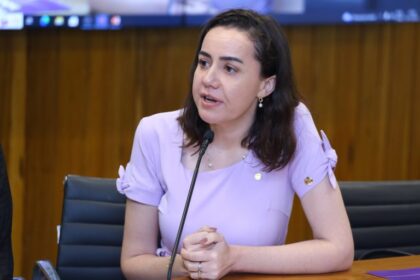Comissão aprova projeto que combate crimes contra crianças e pessoas com deficiência cometidos com uso de IA
