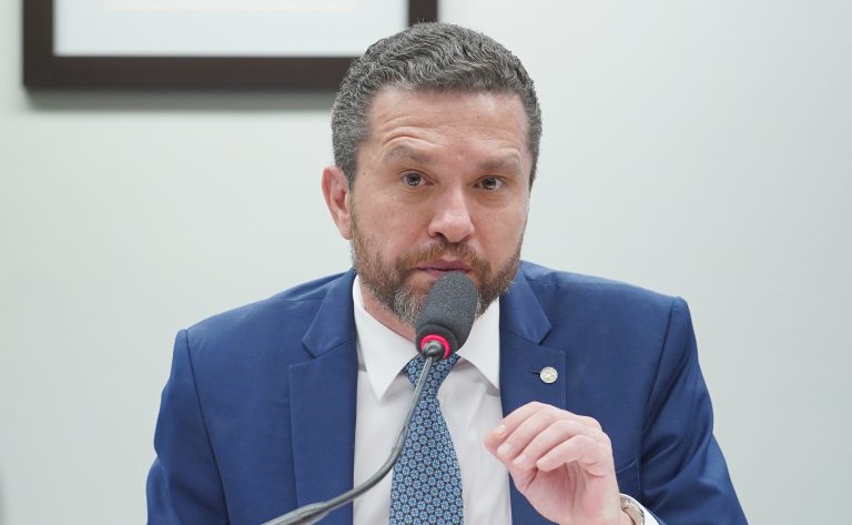 Proposta torna gratuita a religação de energia elétrica em área rural