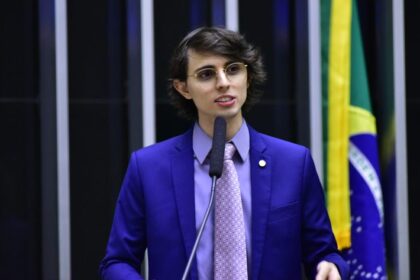 Projeto reforça prazo para municípios emitirem licença para instalar infraestruturas de telecomunicação
