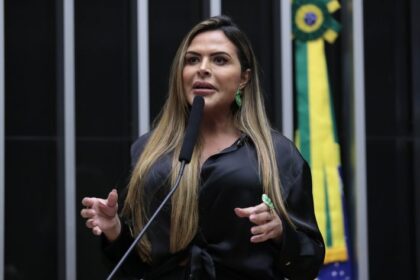 Projeto institui política de atenção à saúde de mulheres na menopausa