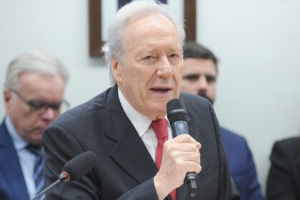 Comissões da Câmara convidarão 13 ministros para participar de audiências públicas