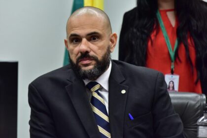 Comissão aprova audiodescrição obrigatória em arenas esportivas para espectadores com deficiência visual