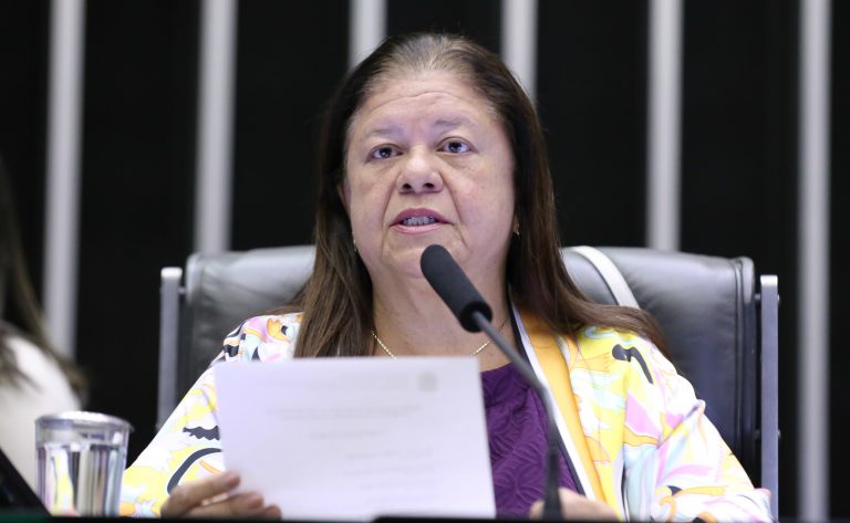 Projeto aumenta pena de crime de violência institucional cometido contra mulher vítima de violência doméstica