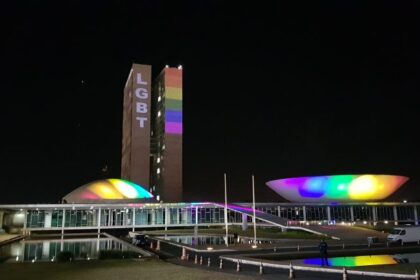 Comissão de Direitos Humanos cancela reunião sobre relatório a respeito de formas de amar