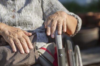 Comissões discutem saúde mental dos idosos e situação de instituições de longa permanência