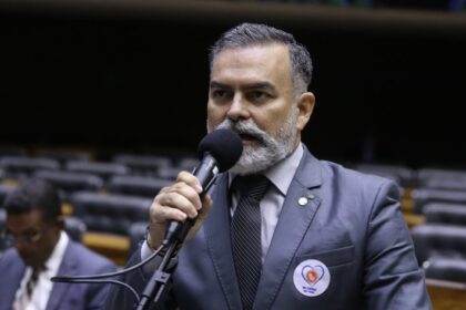 Projeto concede ao médico ortopedista exposto à radiação o direito à aposentadoria especial