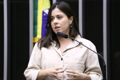 Projeto suspende portaria do governo sobre reestruturação de carreiras