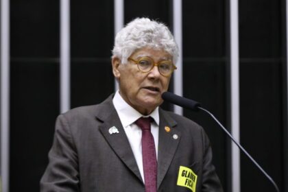 Deputados de diferentes partidos criticam pena de cassação contra Glauber Braga