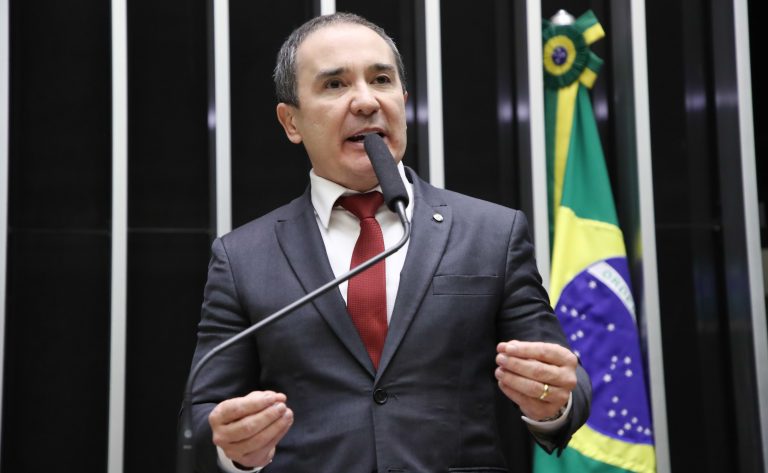 Projeto permite a servidor de instituição científica receber bolsa