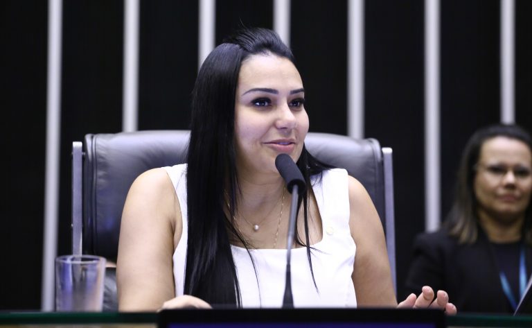 Comissão aprova garantia de acessibilidade no Enem para alunos com autismo e TDAH