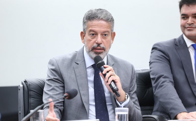Comissão especial promove debate sobre reforma do Imposto de Renda