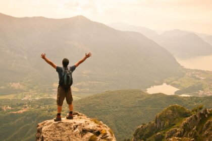 Com Deus, Tudo Se Faz: Espiritualidade na Jornada da Vida